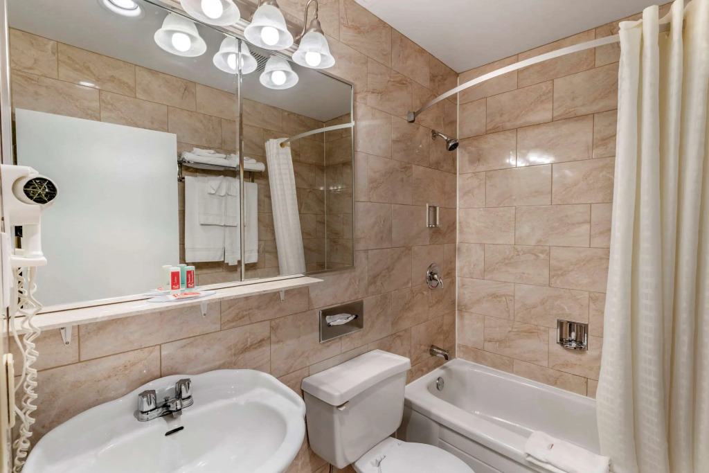 Econo Lodge Hotel Brossard