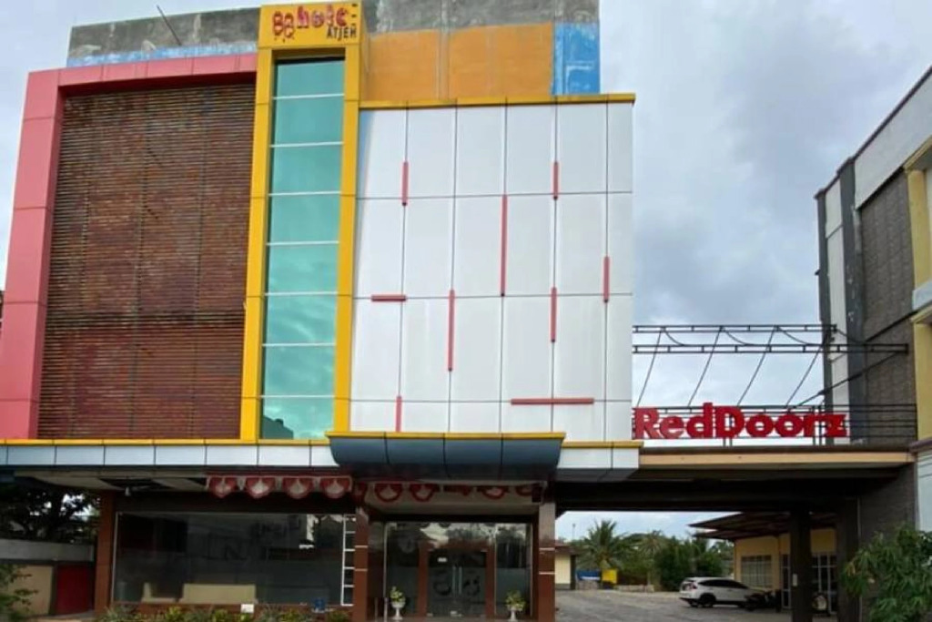 RedDoorz Plus Syariah @ Jalan Syiah Kuala Banda Aceh