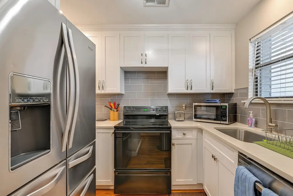 1 Mi to BOA Stadium! Walkable Condo w/ Porch