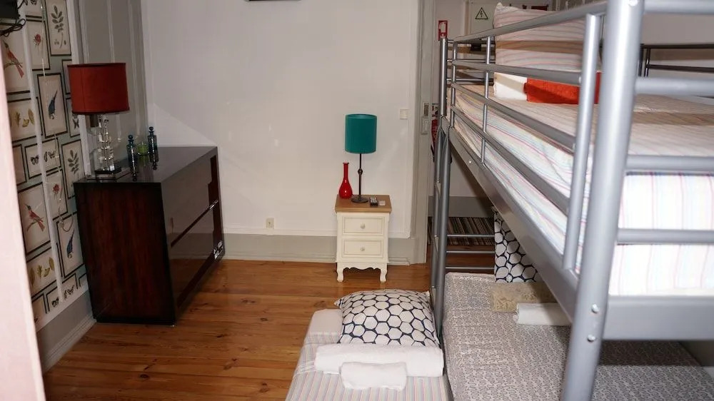 White and Grey Lisbon - Hostel