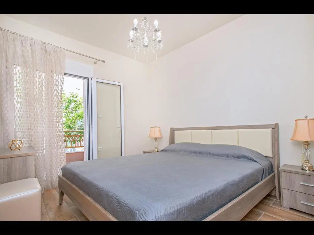 Pasithea House