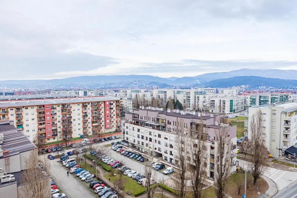 Flexible SelfCheckIns 15 & 19 - Zagreb - Garage - Loggia - New - Cozy