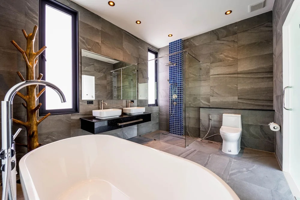 Luxury Modern 6 Bed Private Pool Villa LLW