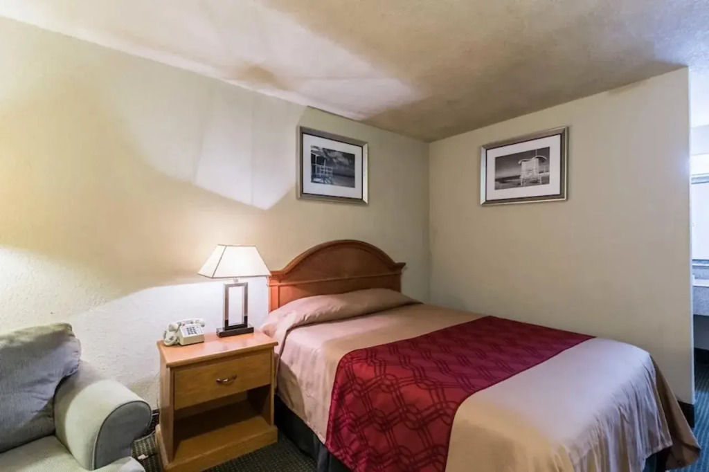 Regency Inn & Suites Houston East I 10