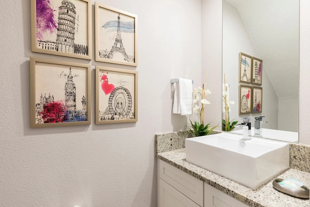 Apartment with full kitchen | 7554 Sunville Avenue