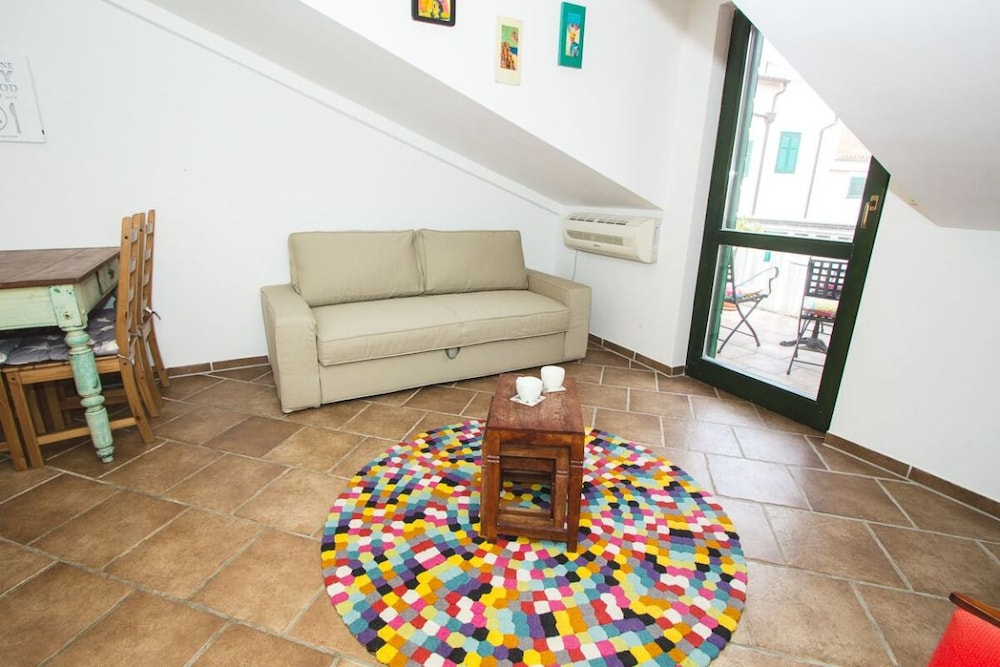 Jerry & Olis Apartments