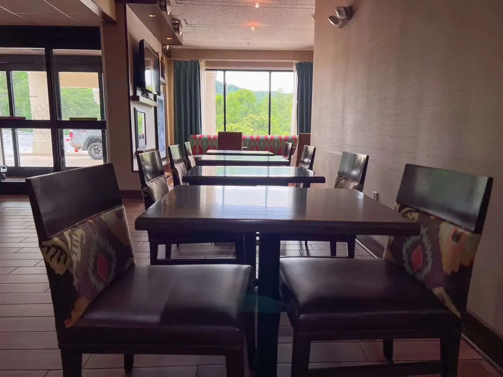 Clarion Pointe Cherokee