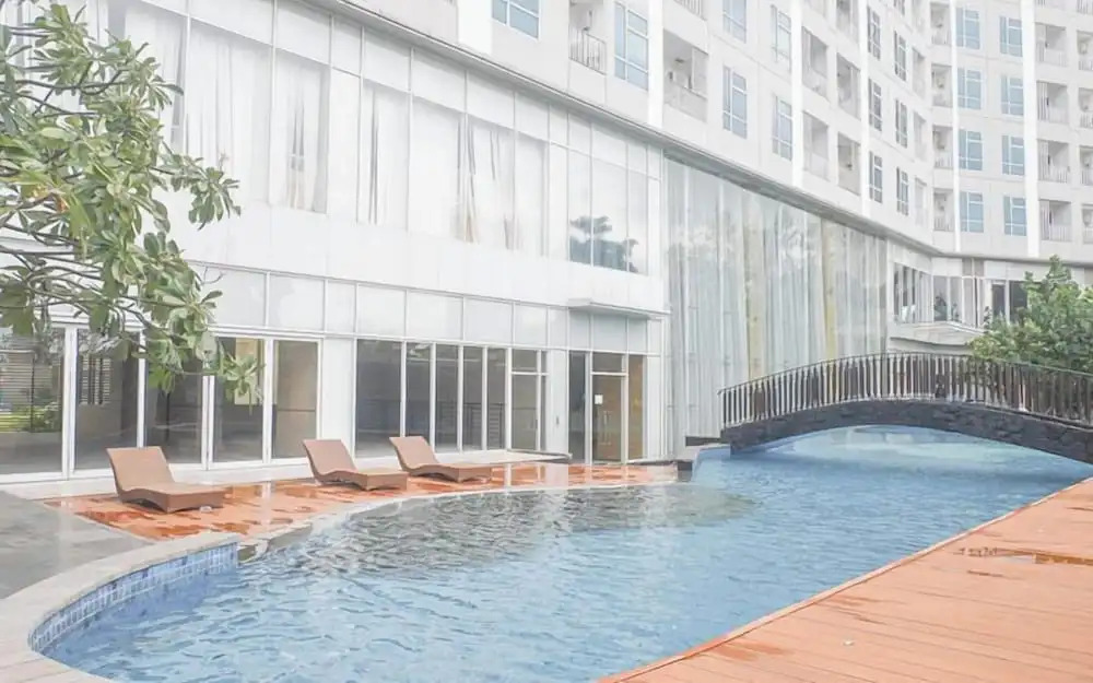 Lavish And Comfy Look Studio At Grand Sungkono Lagoon Apartment
