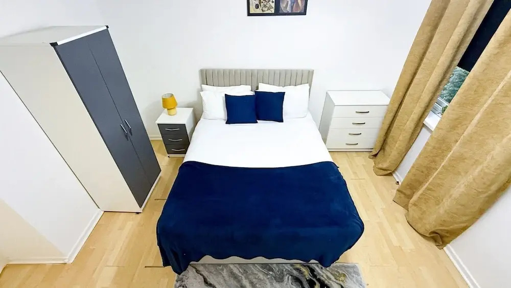 1br-freeparking -closetocentre -easytransportlinks