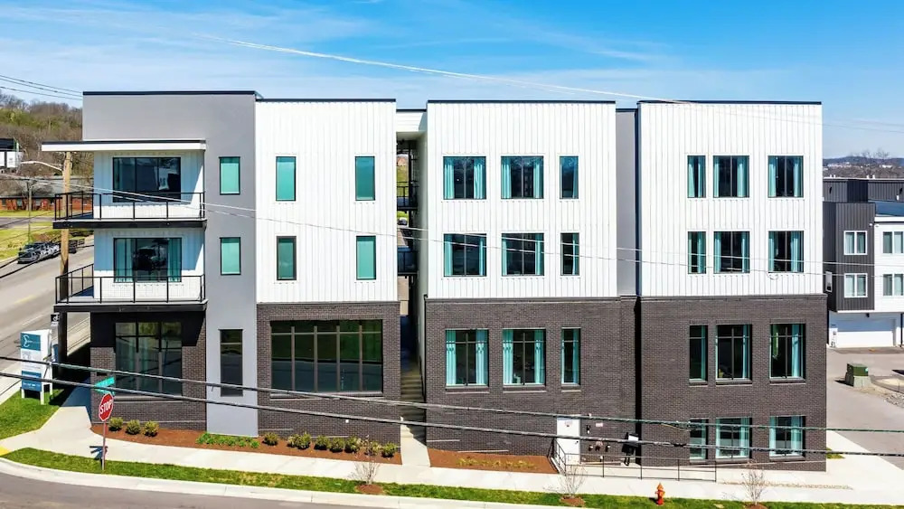 New Build 2 Condos Minutes From Downtown Nashville Dining & Entertainment