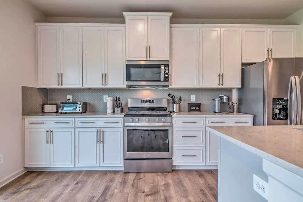 4 Mi to Bethany Beach: Townhome w/ Screened Porch