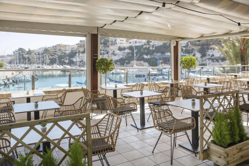 Porto Drach Aparthotel & Suites