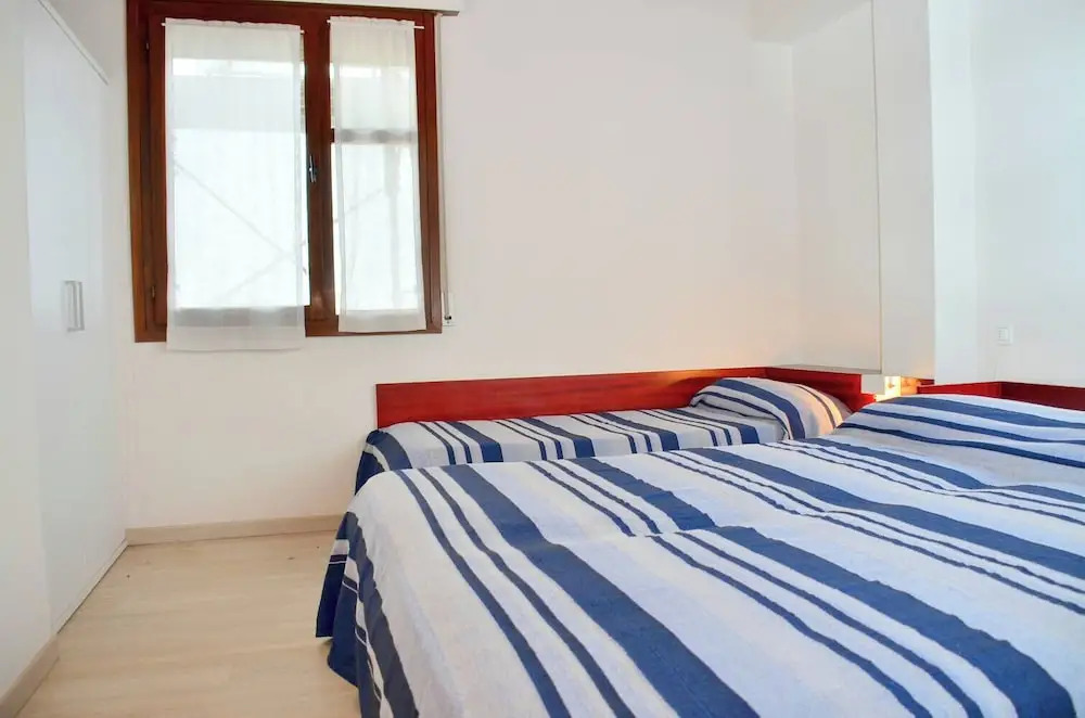 Bright Flat Overlooking the Sea-beahost