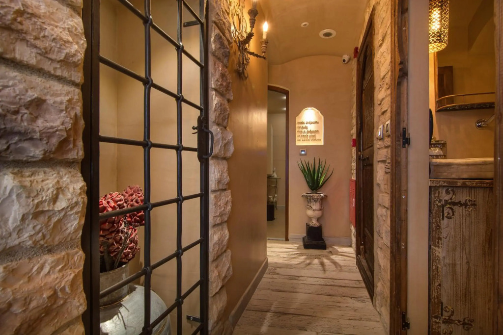 KAMARES Historic Boutique Hotel & Spa
