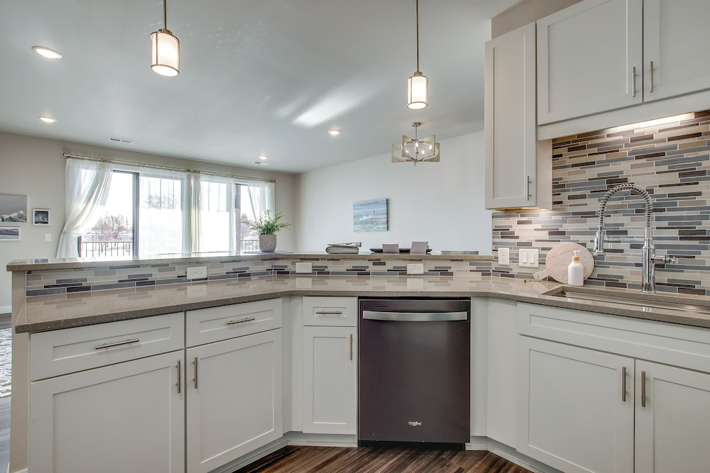 Modern South Pier Condo on Sheboygan River!