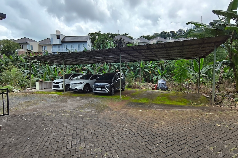 Hotel O House Of Fosil Syariah