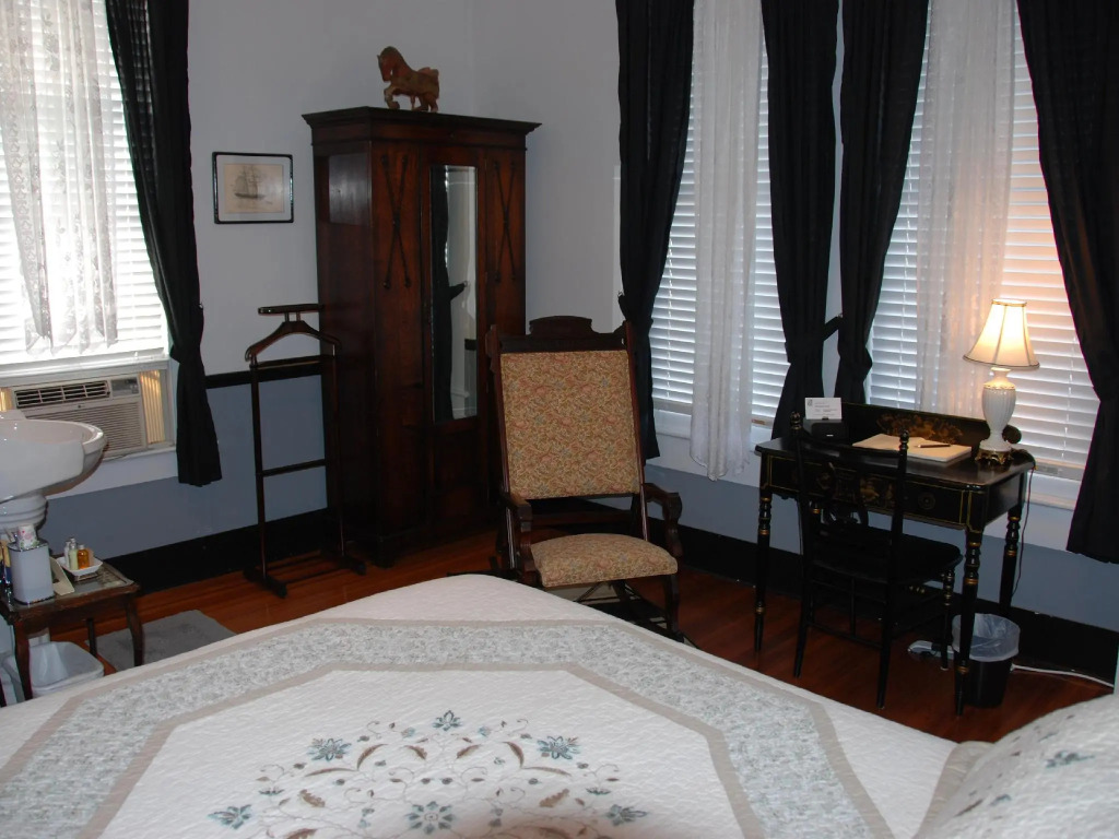 Lost Bayou Guesthouse