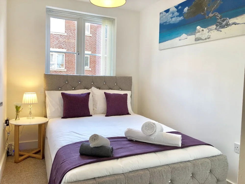 Two Bed - Close to North Station and Hospital