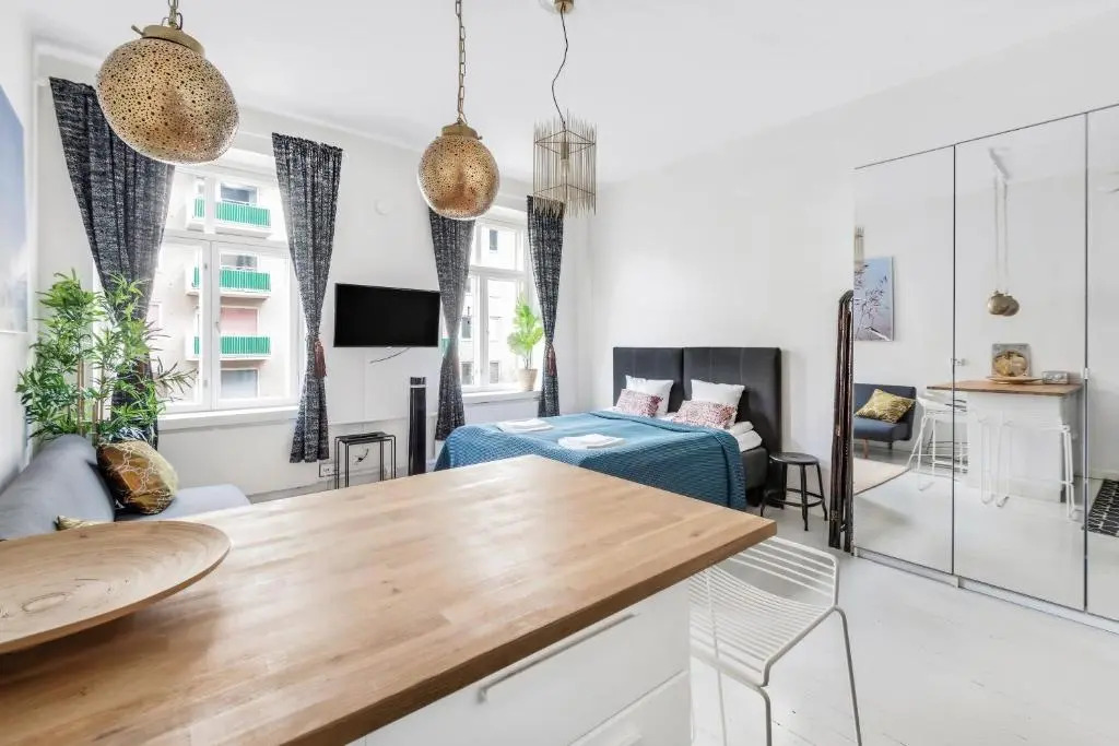 WeHost Bright Studio for 6 Kallio Travellers