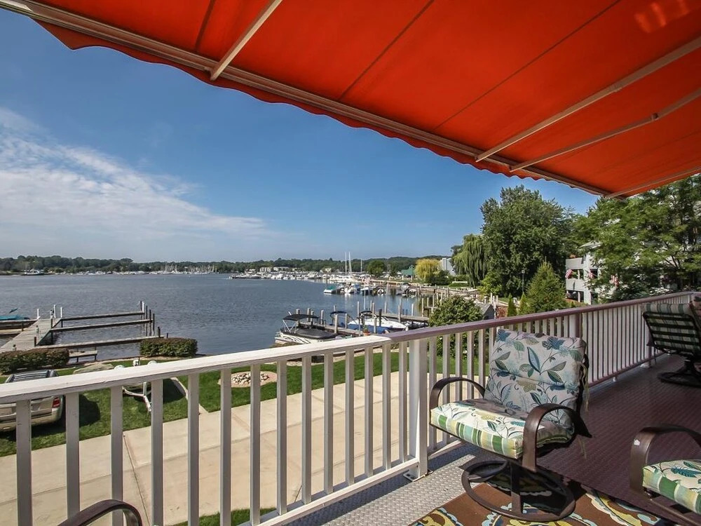 Lay By The Bay on kzoo lake dock walk to Saugatuck