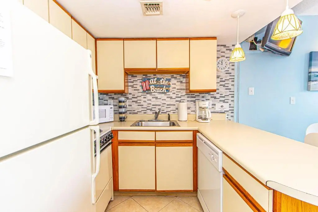 Ocean View Studio with Great Views! Palace Resort 1605
