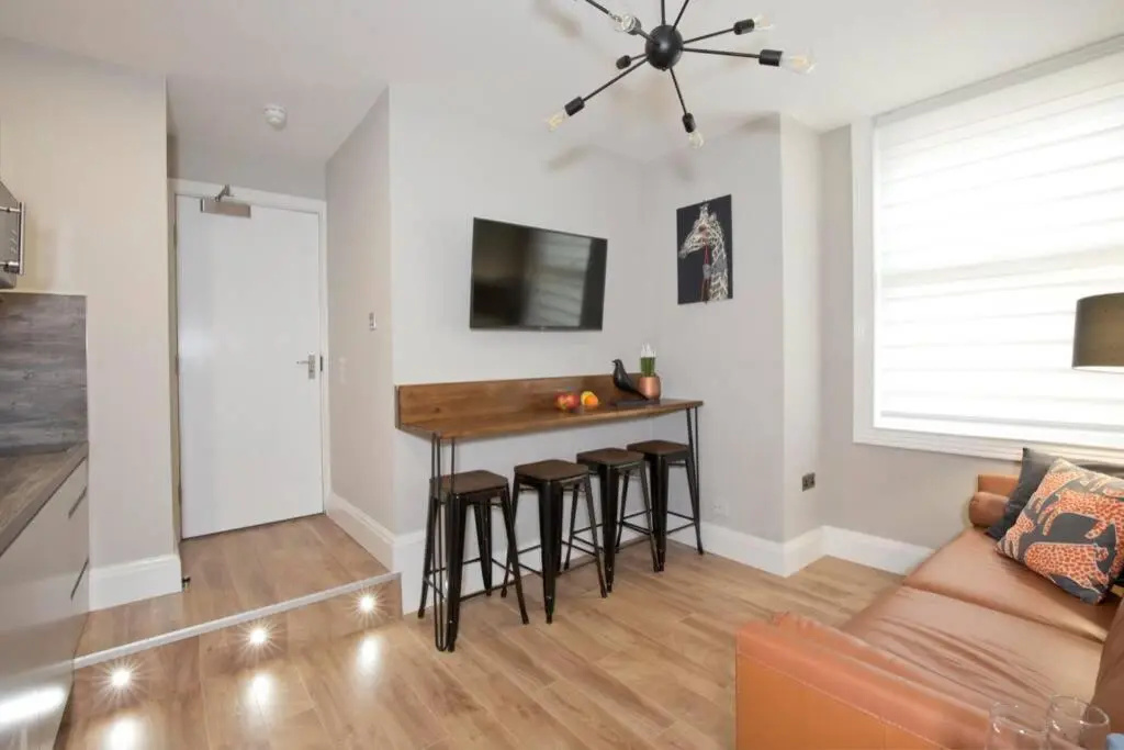 Blackbird Luxury 2 Bed Accommodation Room 7