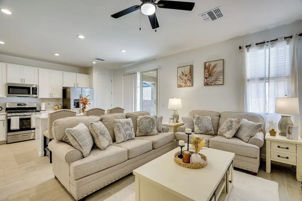3 Mi to Casino Del Sol! Home w/ Dog-friendly Yard