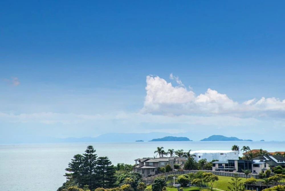 Modern Luxury Home in Long Bay