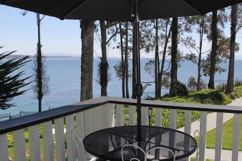 Monarch Cove Inn
