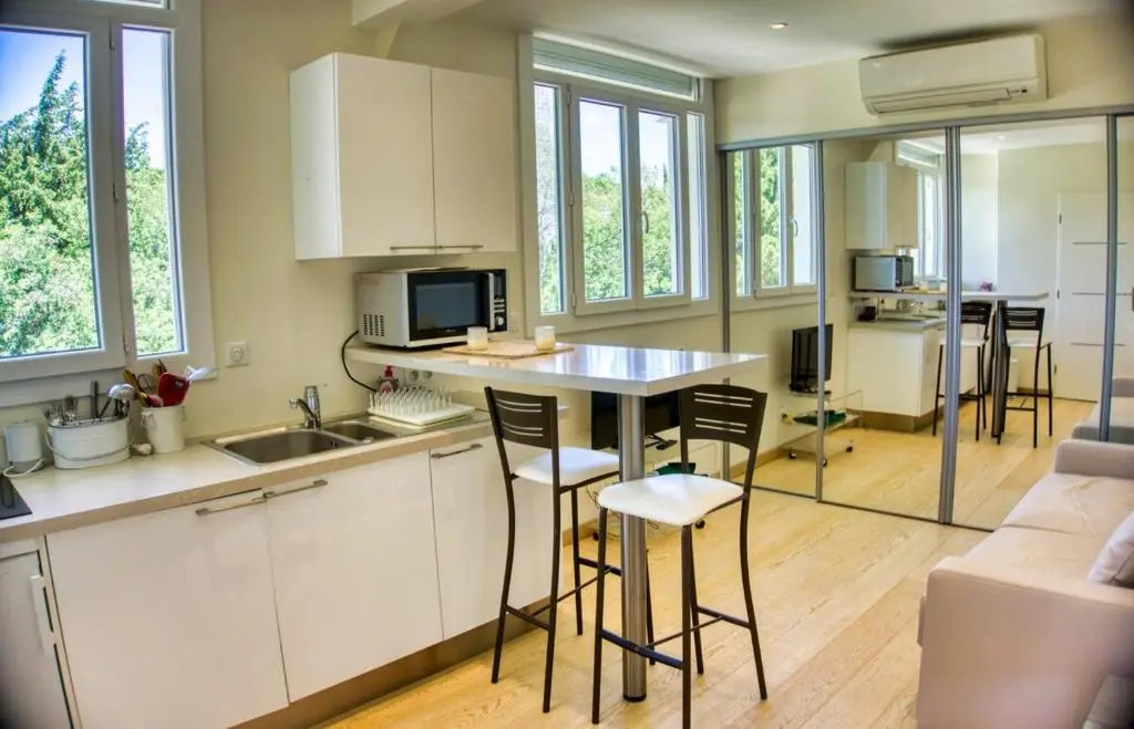 Cannes charming studio 50 meters from the beach !!