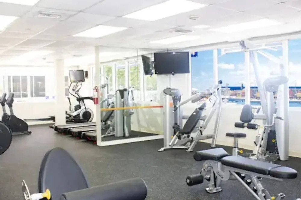 Beachfront Studio Pool Gym & Ping Pong