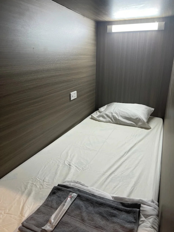 8h - Hostel