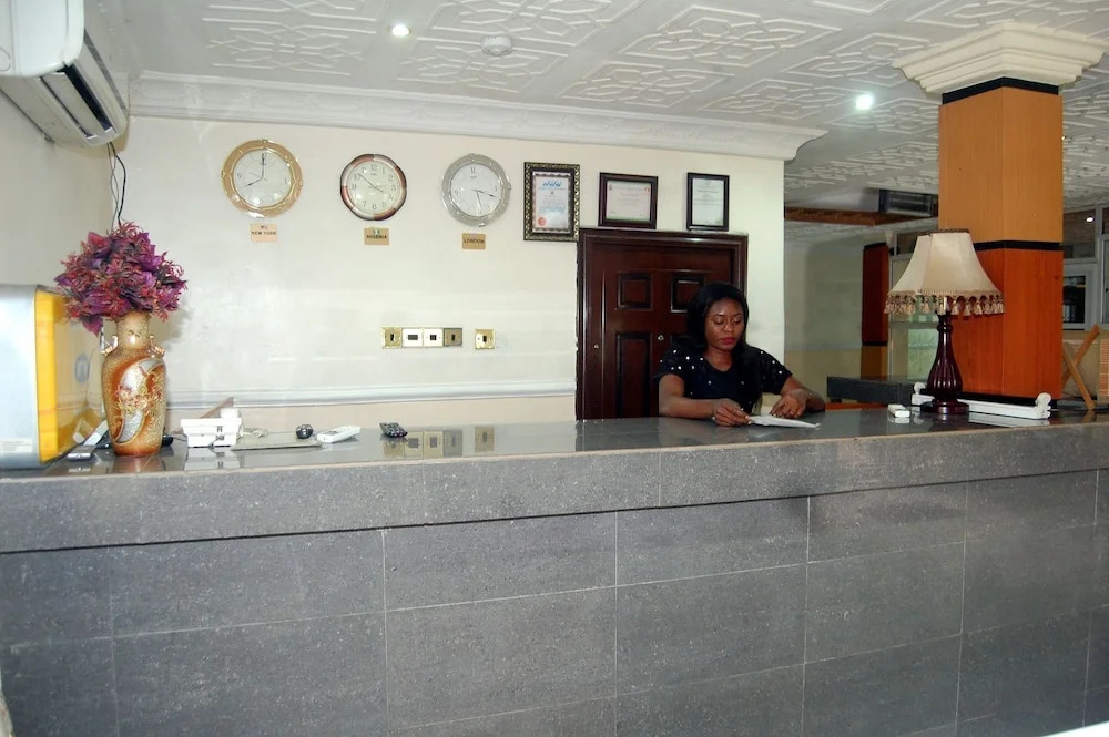 De-b Garden Hotel