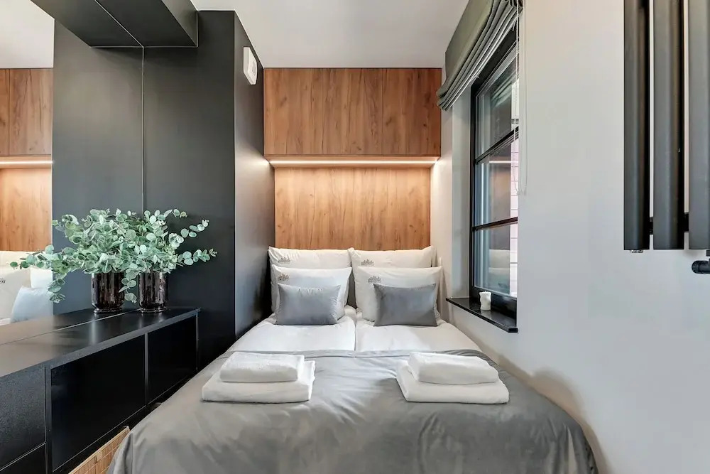 DOKI Living & Foodhall by Downtown Apartments