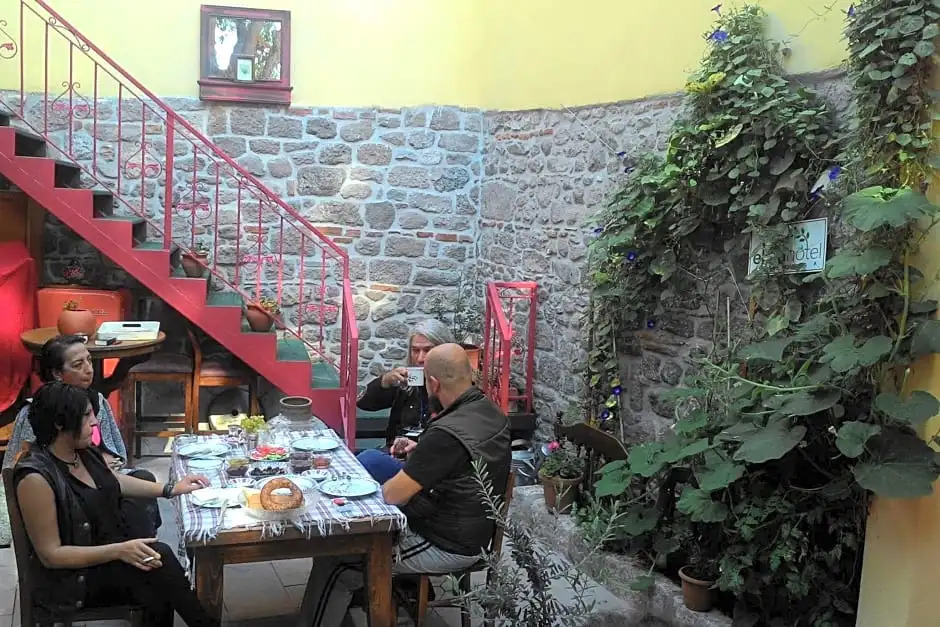 Elaia Hotel
