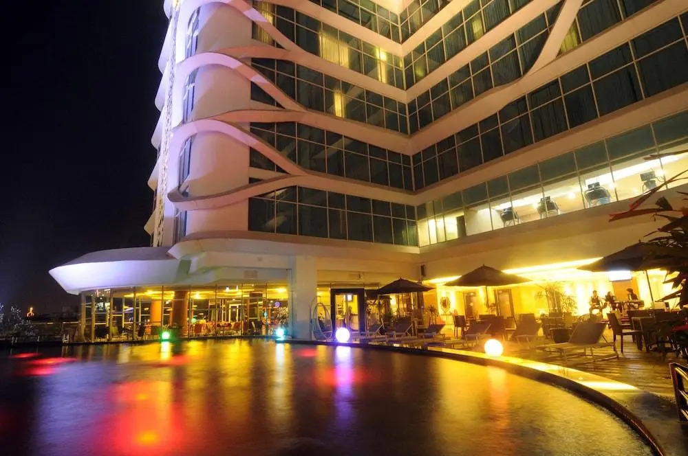 Golden Tulip Galaxy Hotel