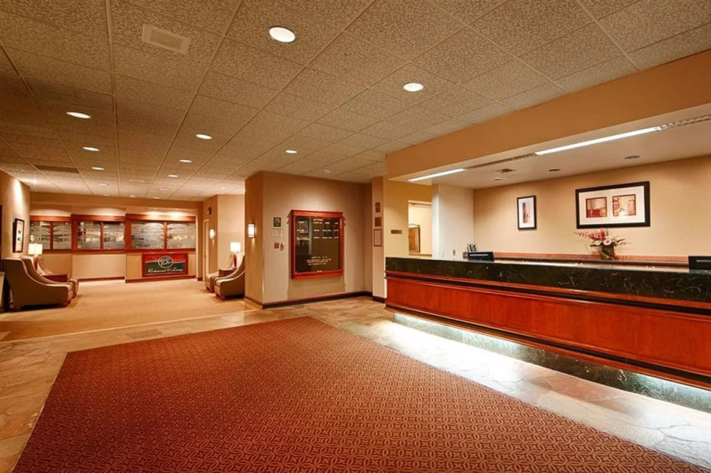 Best Western Plus Executive Inn
