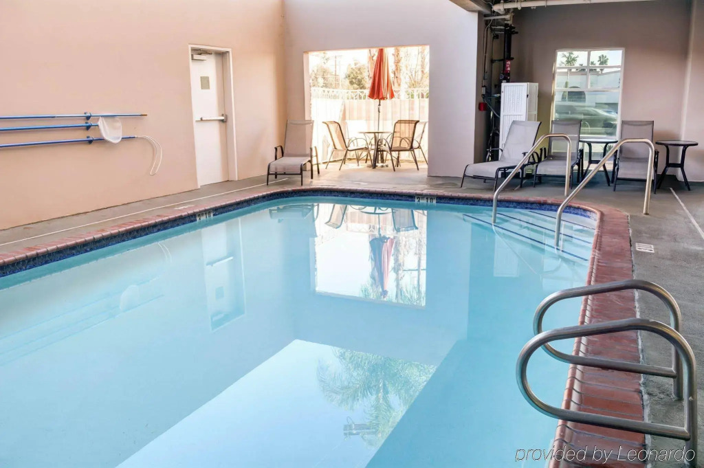 Comfort Inn & Suites Near Universal - N Hollywood - Burbank