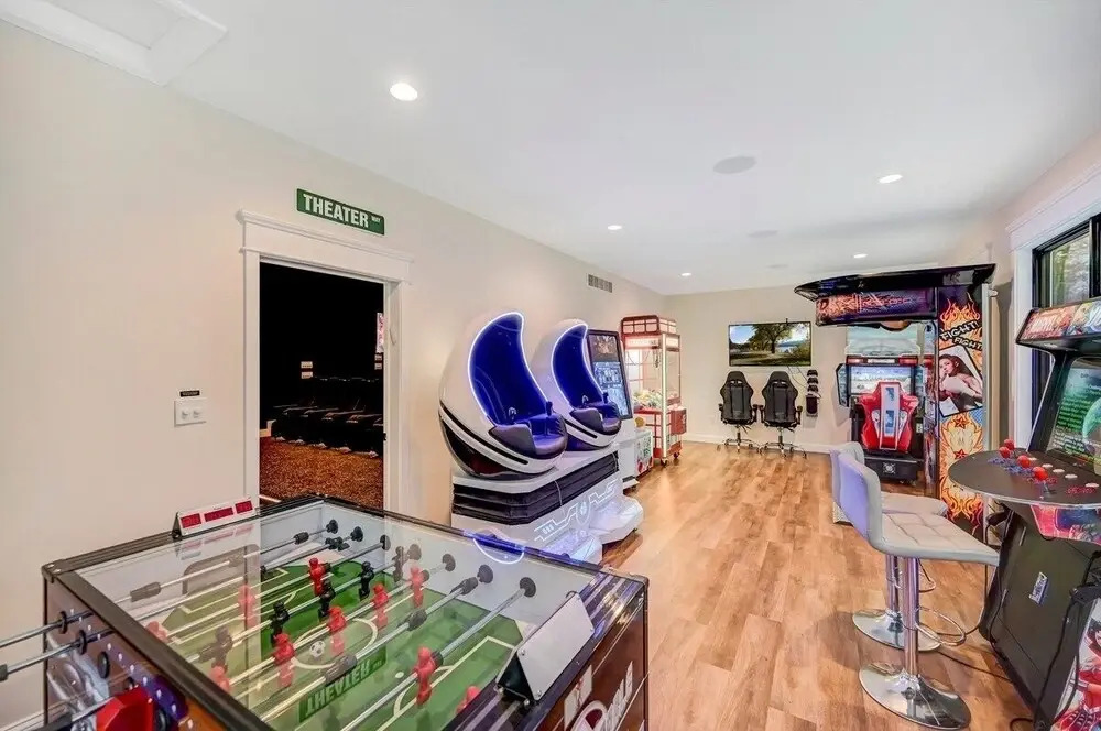 The Perfect Escape: Indoor Pool/spa, Vr & Theater 6 Bedroom Home by RedAwning