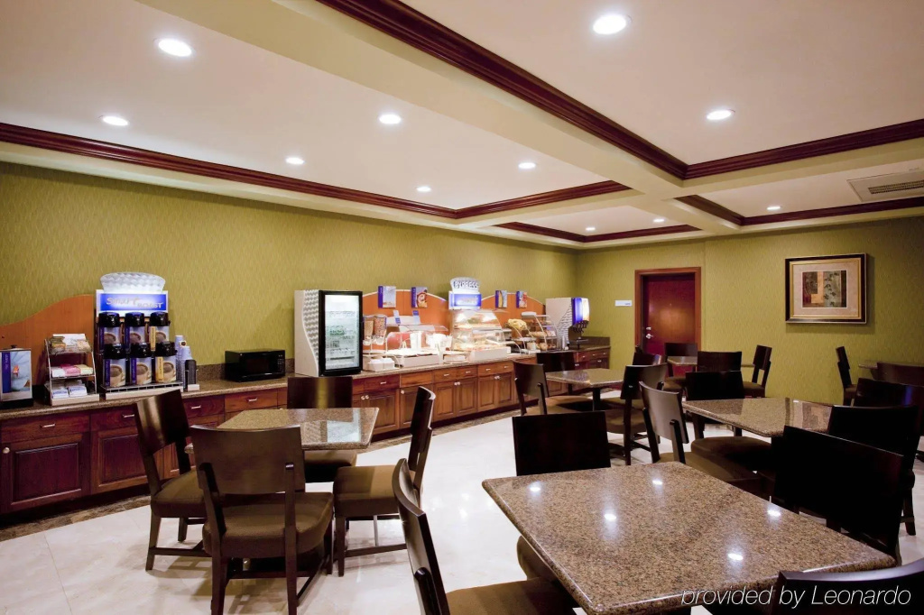 Holiday Inn Express & Suites Woodland Hills by IHG