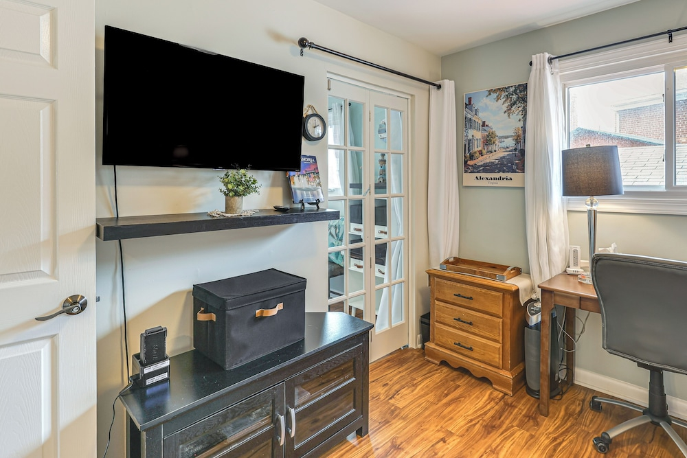 Charming Boutique Home in West End Alexandria!