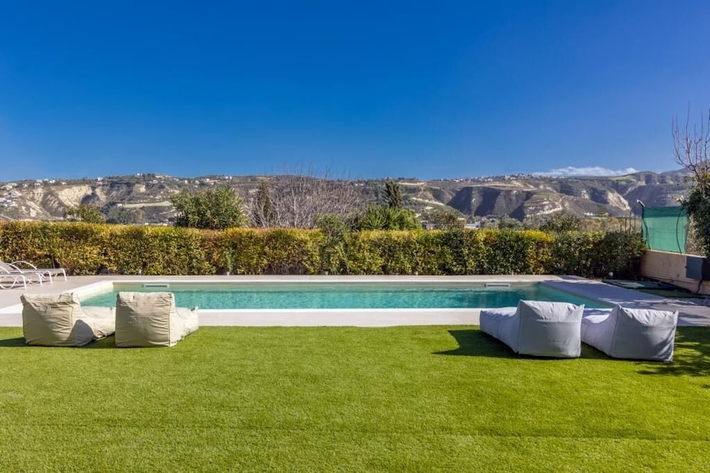 Luxury Garden Villa with Heated Pool