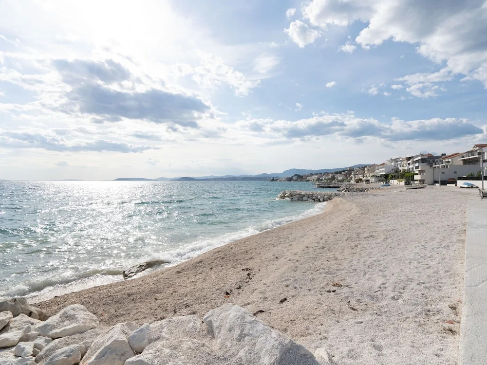 Simplistic Villa in Podstrana with Patio near Adriatic Sea