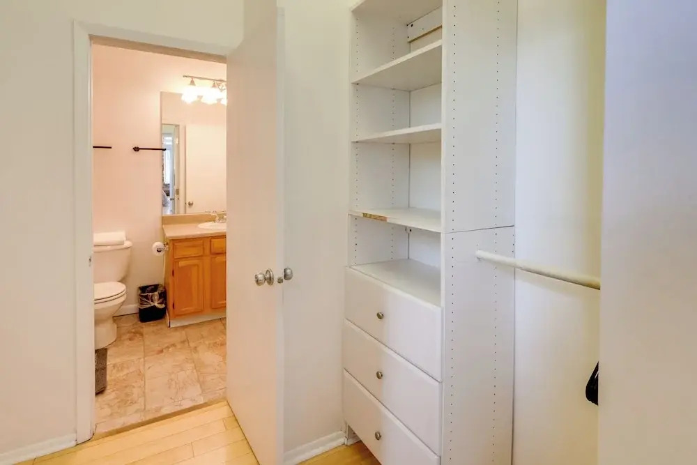 Walk to Eats, Galleries & Shops: Dtwn Omaha Condo