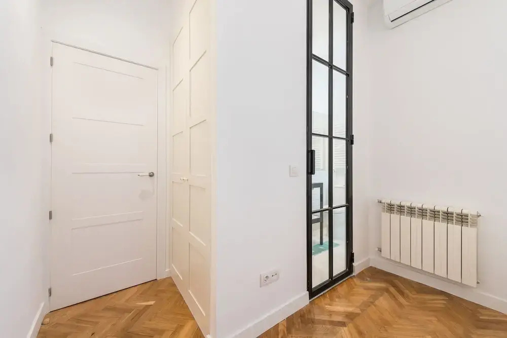 4pax. With 2 Bds. & 2 Bathrooms Next to Atocha Train Station