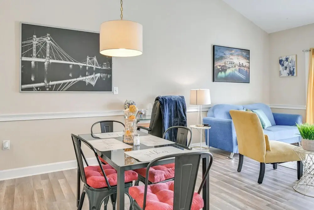 Charming Condo w/ Balcony, 1 Mi to UNC Charlotte!