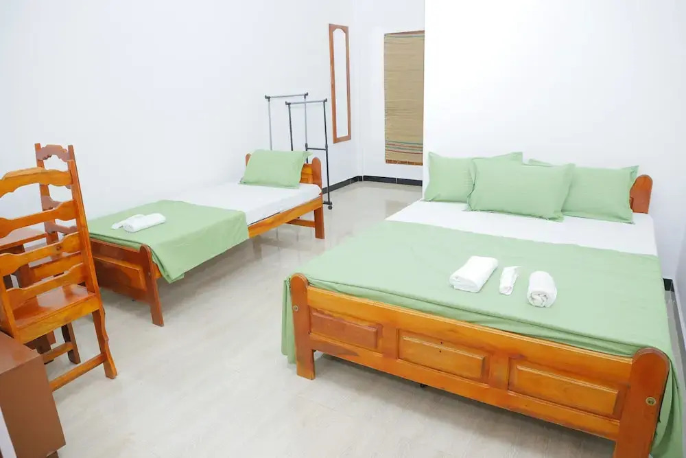 Amis Hotel & Restaurant