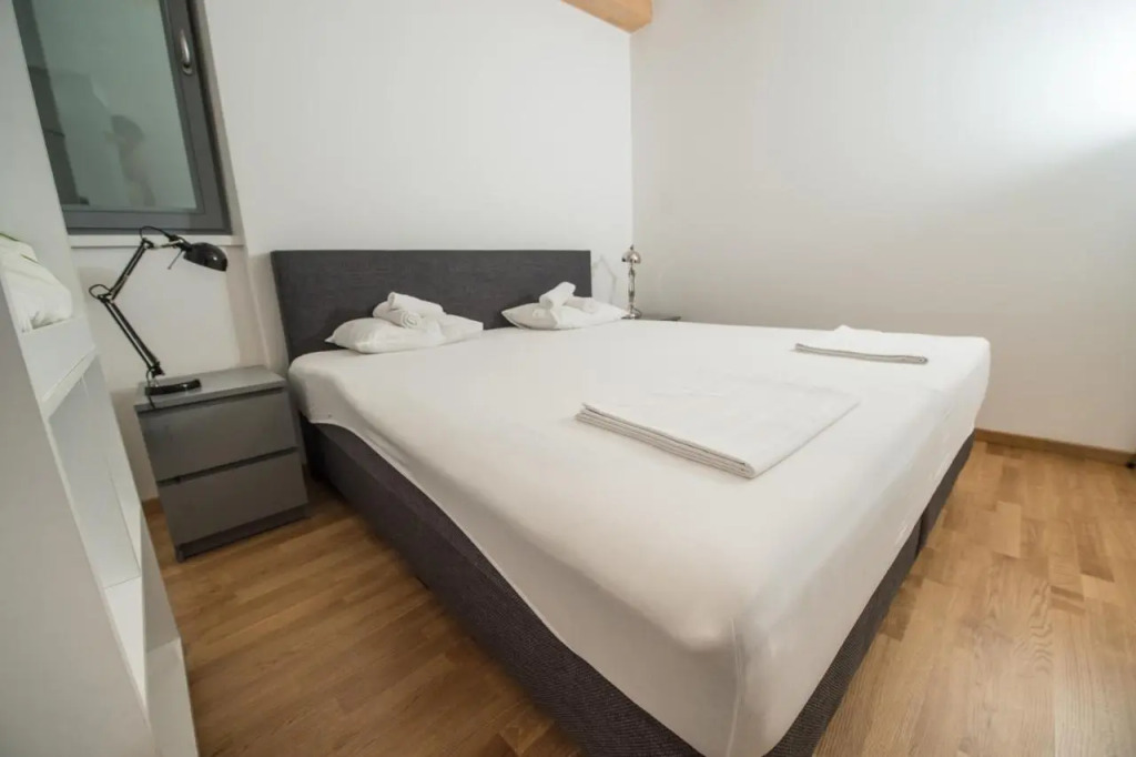 Vintler Apartments