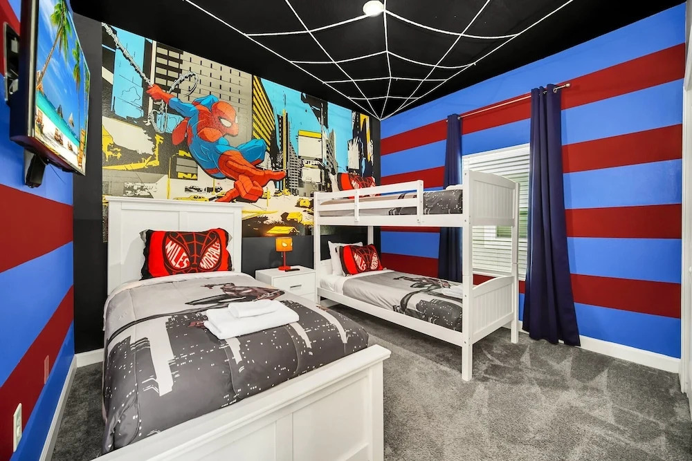Frozen, Spiderman and Mickey Rooms, Private Pool!