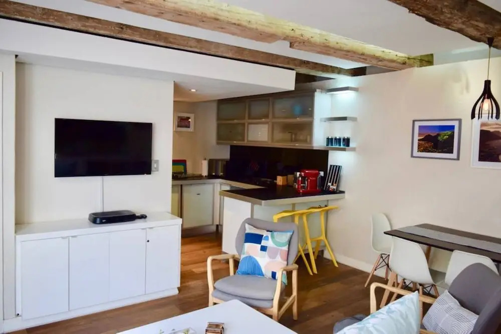 Modern 2 Bedroom Townhouse in Green Point